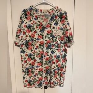 Vintage Victoria’s Secret Gold Label Floral and Crochet night shirt size small